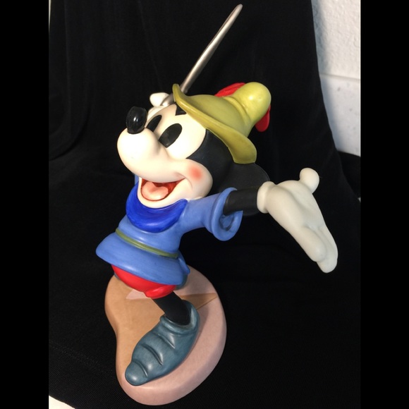 WDCC Mickey Mouse Brave Little Tailor Sculpture - Picture 3 of 5
